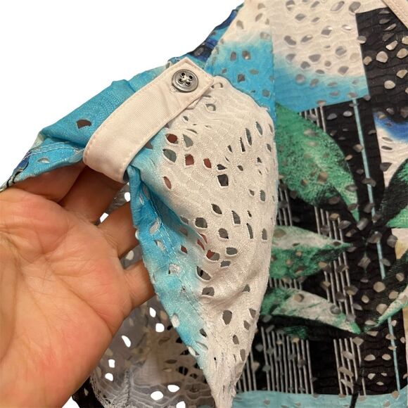 Women's XL Floral Button-Front Blouse Scoop Neck Short Sleeve Casual Top - Picture 2 of 4